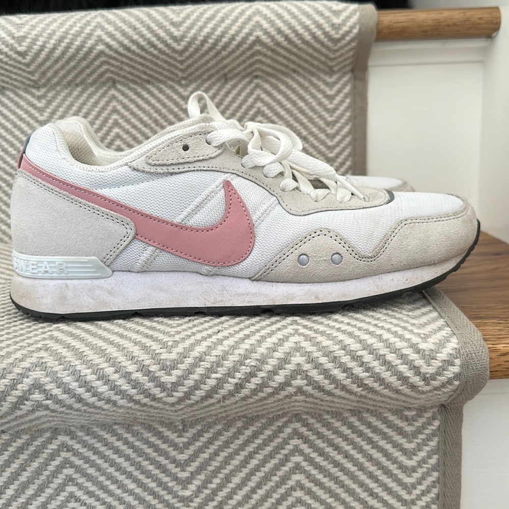 Nike venture gently worn